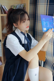 人妻聚会后躲雨被中出